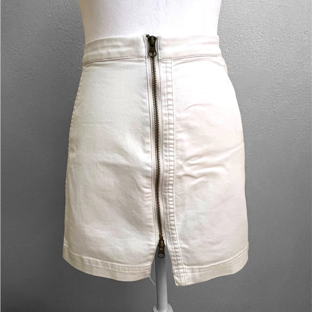 Free People white mini skirt. Size 2